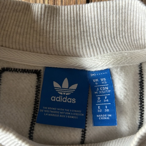 Adidas Gray Crop Sleeve Sweatshirt with Black Logo on Upper Back CS - Picture 5 of 9